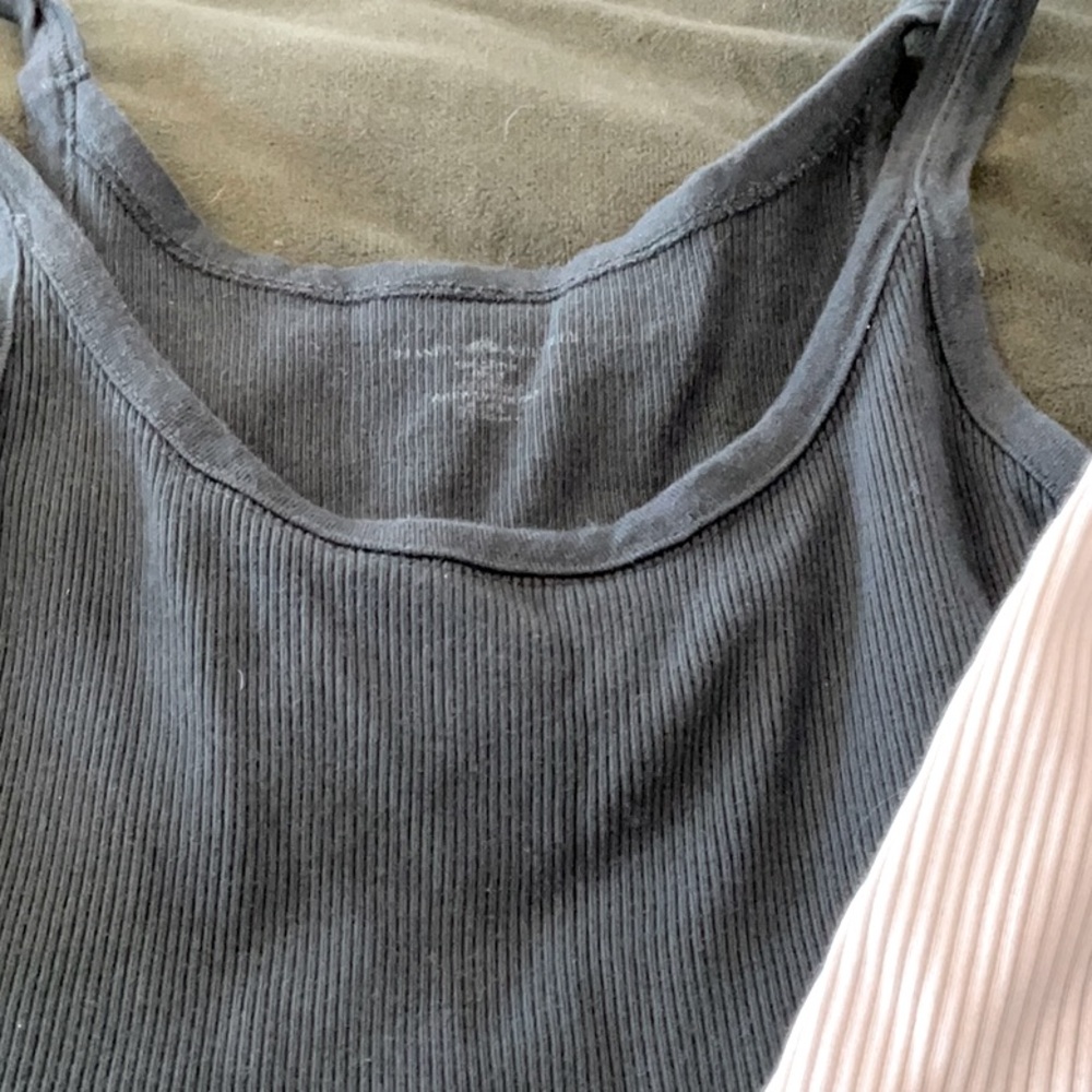 Brandy Melville undershirt EUC 🖤small